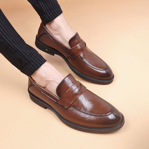 男士英伦尖头真皮棕色小皮鞋商务正装办公室时尚简约工作内增高鞋