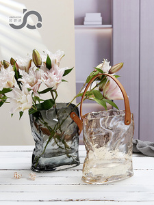 原创北欧ins风皮带褶皱手提包包玻璃花瓶设计师网红奶油鲜花花篮
