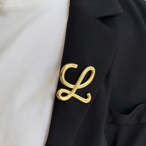 loewe罗意威金色高档胸针黄铜镀金质感几何镂空西装大衣别针配饰