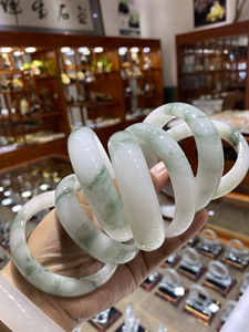 新疆探花金丝玉天山雪翠手镯