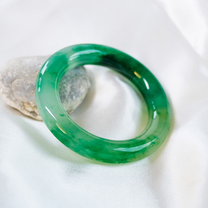 非羽珠宝 天然独龙玉手镯满绿飘花高冰玻璃种玉镯子专拍