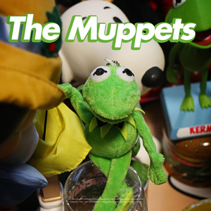 带领带的科密特青蛙公仔挂件