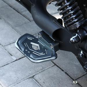 电动摩托车脚踏板