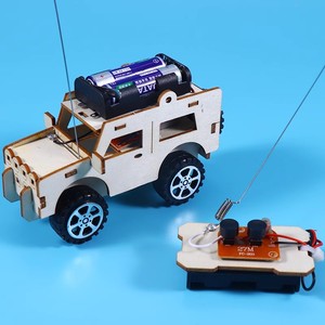 创新科技小制作遥控吉普车电动四驱教具学生手工自制礼物科学实验