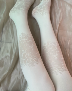 lakiki 50d 乳白蕾丝花渐层浪漫简约百搭连裤袜丝袜