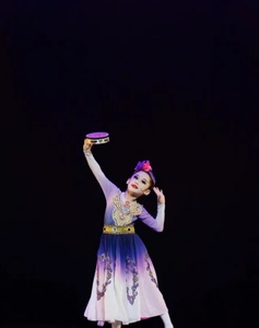 儿童新疆舞蹈演出服表演服维族裙子少数民族服装女童维吾尔族服饰