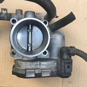 大众桑塔纳志俊节气阀 3000 2000 普桑 小电喷电 子拉线节气门