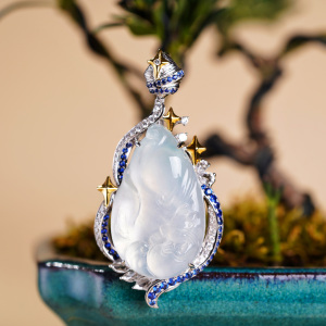 缅甸天然a货高冰种细腻翡翠吊饰18k金镶玉狐狸吊坠男女款原创设计