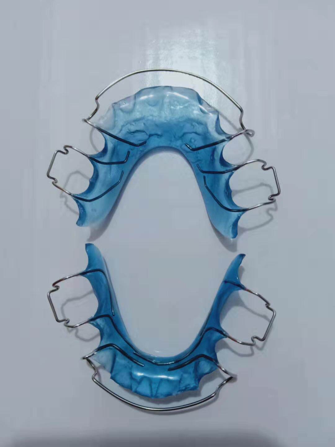 钢丝保持器矫正后佩戴哈雷保持器隐形保持器