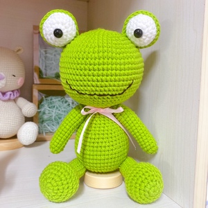 菱宝手作纯手工编织毛线成品钩织摆件工艺品装饰创意玩偶青蛙卡通