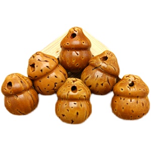 野生桃木核雕刻葫芦打磨 桃核上穿孔 圆雕脑纹爆款 地摊