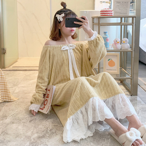 一字肩睡衣套装