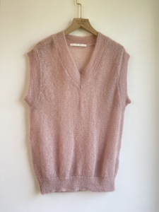 韩国东大门22春夏w story鸡心领柔软不扎宽松针织马甲马海毛背心