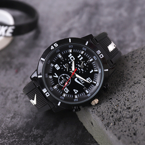 00 0人付款  淘宝 nike耐克时尚学生初高中运动简约手表复古大表盘