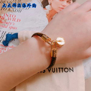 海外代购lv路易威登手镯女士金色圆饼包老花帆布吊坠手链七夕送礼