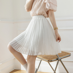 白色百褶雪纺半身裙