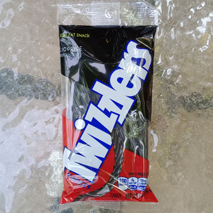 多滋乐甘草味扭扭糖twizzlers black licorice twists peg bag