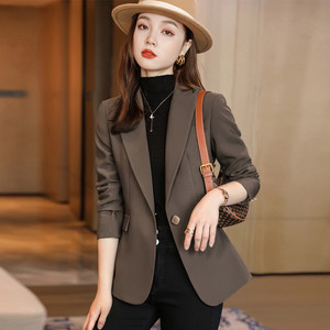 咖啡色西装外套女春秋气质小个子短款今年流行高级感炸街新款西服