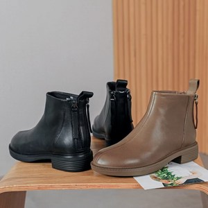 意尔斯登品牌女鞋2021秋季新款头层牛皮平底单靴女靴靴子158-1032