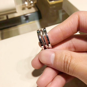 bvlgari/宝格丽 18k玫瑰金镶钻男女同款戒指经典镂空弹簧对戒婚戒