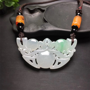 b437创汇期糯冰种飘阳绿翡翠三元及第吊坠