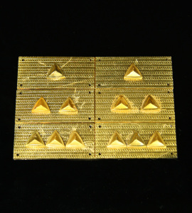 万容天地1062淘宝国军金属徽章国军领章肩章用梅花 金梅 银梅1人