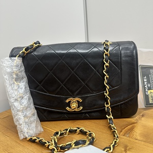 香奈儿 chanel 戴妃金扣链条包 羊皮黑金 日本中古正品 95新 卡标