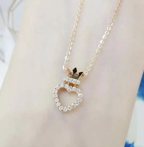 周大生18kau750玫瑰金小公主钻石项链爱心皇冠钻石小清新套链