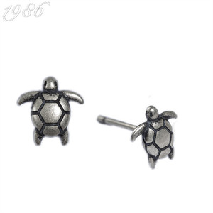 s925纯银小海龟耳钉男女复古泰银朋克迷你小巧乌龟耳骨钉耳环学生