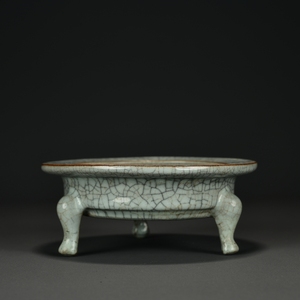 宋哥窑"甲申殿"款三足奁 海外回流瓷器老货古董古玩收藏210322