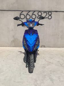 二手雅马哈鬼火摩托车125cc战速三代改装鲨鱼幽灵踏板代步燃油车
