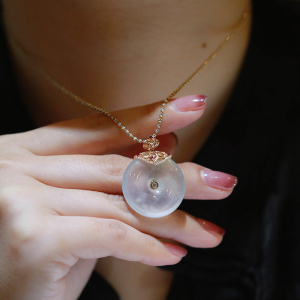 4月8日直播预览【福馆】古韵平安扣-  翡翠冰种大平安扣白冰吊坠