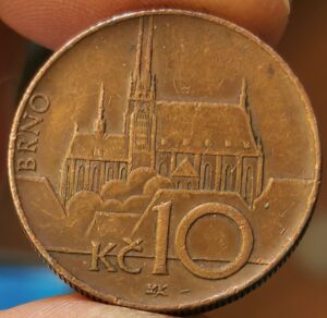 m21--2008年捷克10克朗红铜币--双尾狮老教堂