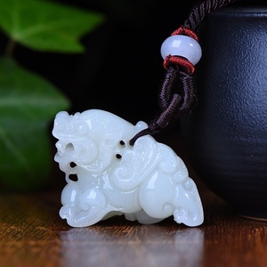 阿里拍卖捡漏新疆和田白玉羊脂玉立体貔貅吊坠男女款玉牌玉佩挂件