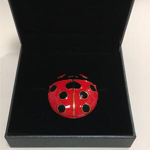 日本正版周边 荒木飞吕彦原画展 jojo的奇妙冒险 乔鲁诺 瓢虫胸针