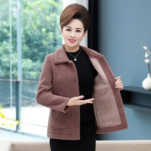 女士新款洋气妈妈秋装羊羔绒外套中老年女装冬装颗粒绒短款上衣服