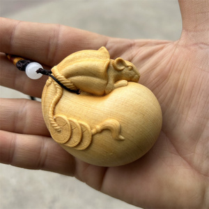 崖柏木雕生肖鼠钱袋子手把件实木雕刻福袋随身吊坠摆件工艺品文玩