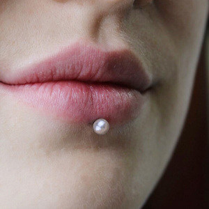小巧简约气质温柔的珍珠唇钉 耳钉 唇环 马蹄环 1.2粗钛钢医用钢