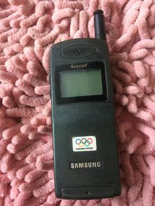 旧的经典翻盖机三星W799今天提供3500
