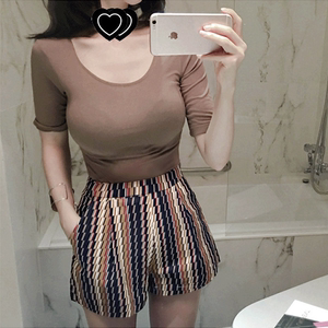 夏装韩国ins超火的紧身t恤女大圆领低胸修身弹力性感显胸大上衣潮