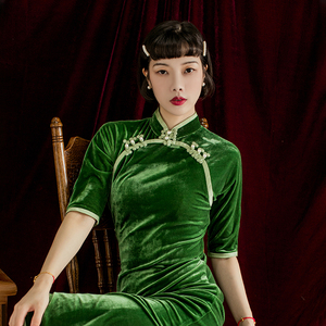 青綠 top ulara 民国 春秋季古法绿丝绒宽绲双圆襟葫芦扣旗袍