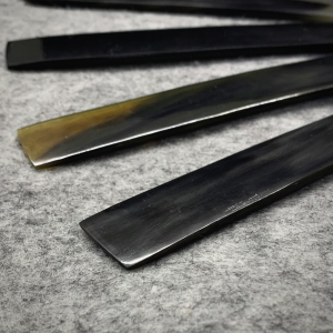 黑牛角印泥搅拌棒 长度20公分 持握使用 手工打磨 随机携带花色