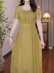 设计感纯色连衣裙女夏季短袖2024新款韩版显瘦藏肉减龄中长款裙子