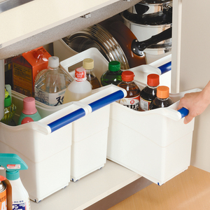 日本进口塑料收纳箱厨房食物整理箱带轮子调味瓶收纳筐置物筐大号