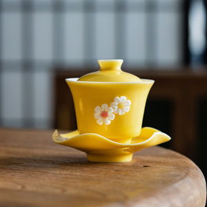 高档三才盖碗泡茶杯家用简约手工捏花蜜蜡黄带盖陶瓷敬茶碗礼盒装