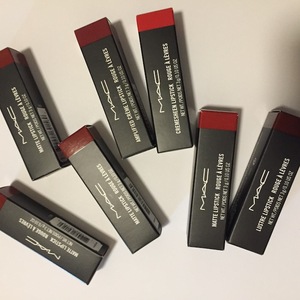 mac/魅可子弹头口红小辣椒602/646/牛血色108/蜜桃色232滋润显白