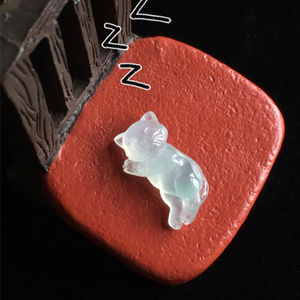 翡翠睡觉猫玉石小猫咪吊坠可爱萌喵首饰玉小坠珠宝猫胸针青玉赏