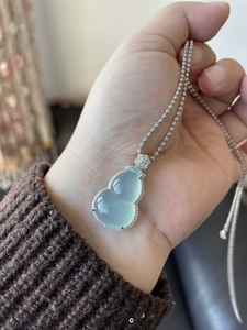 老坑缅甸翡翠冰种晴蓝翡翠葫芦吊坠18k白金钻石镶嵌金镶玉