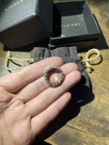 宝格丽bvlgari 慈善款黑陶瓷戒指 95新 48码 有盒子无卡 正品保真