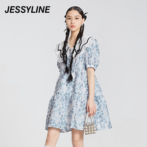 jessyline杰茜莱夏季蓝色印花收腰显瘦娃娃领连衣裙杰西莱短裙子